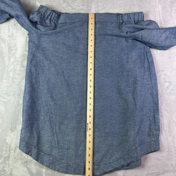 Free People Denim Off The Shoulder Top Size Medium Chambray Blouse Blue Summer - Picture 10 of 16